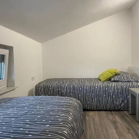 Apartma Fojana *
